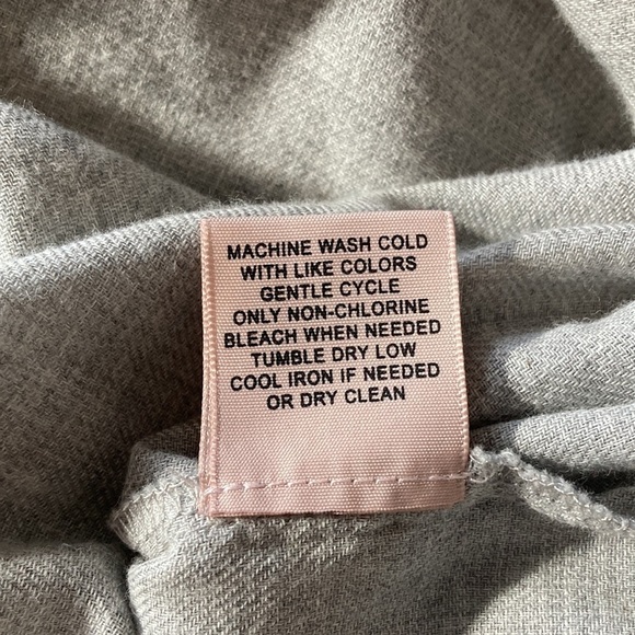 Philosophy small top long bell sleeves gray smocked v-neck boho - Picture 14 of 14